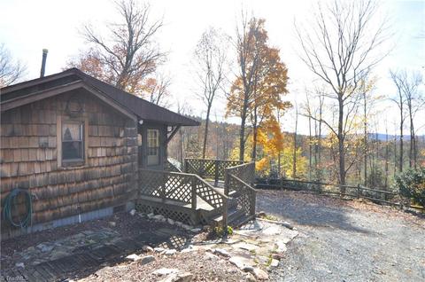 137 Phillips Gap Rd, Purlear, NC 28665 photo 14