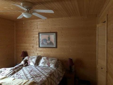 685 Staghorn Rd, Purlear, NC 28665 photo 3