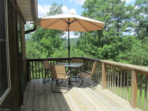 685 Staghorn Rd, Purlear, NC 28665 photo 14