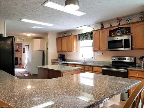 2045 Ray Loop Rd, Westfield, NC 27053 photo 12
