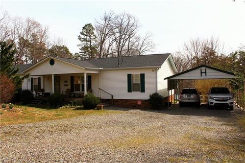 2045 Ray Loop Rd, Westfield, NC 27053 photo 3