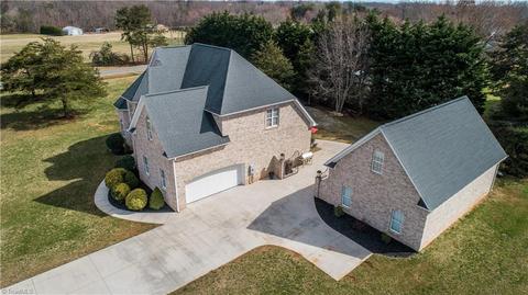 8501 Blackstone Dr, Colfax, NC 27235 photo 2