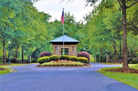 381 Sirocco Dr, Denton, NC 28270 photo 2