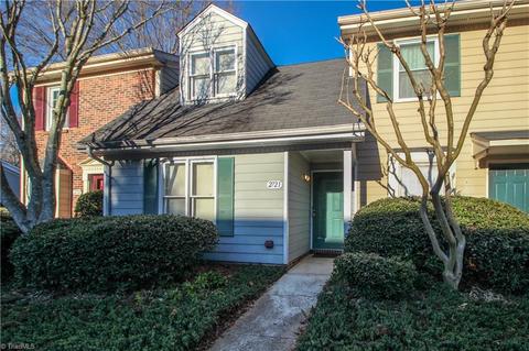 2721 Cottage Pl Greensboro Nc 27455 Mls 922771 Movoto Com