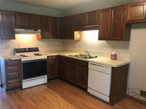 483 James Ct, High Point, NC 27265 photo 5