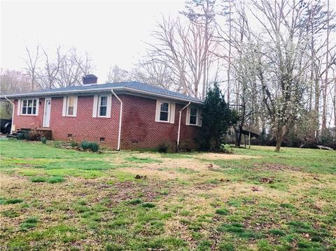 3083 Plank Rd, Robbins, NC 27325 photo 3