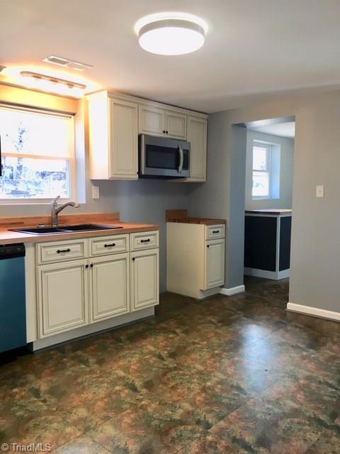 3905 David St, Archdale, NC 27263 photo 4