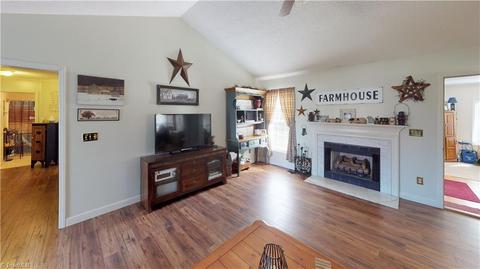 109 Asheview Ct, King, NC 27021 photo 4