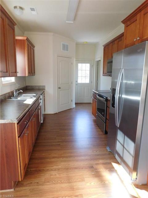 839 Howard Pl, High Point, NC 27262 photo 3