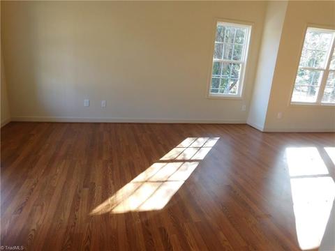 839 Howard Pl, High Point, NC 27262 photo 2