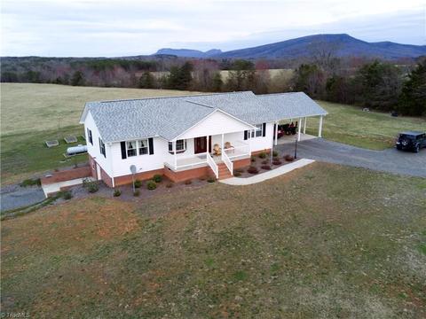 1055 Venable Rd, Pilot Mountain, NC 27041 photo 2