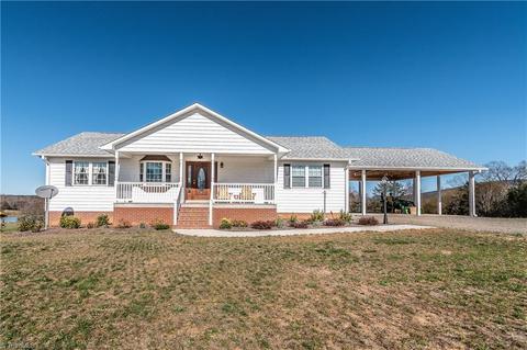 1055 Venable Rd, Pilot Mountain, NC 27041 photo 1