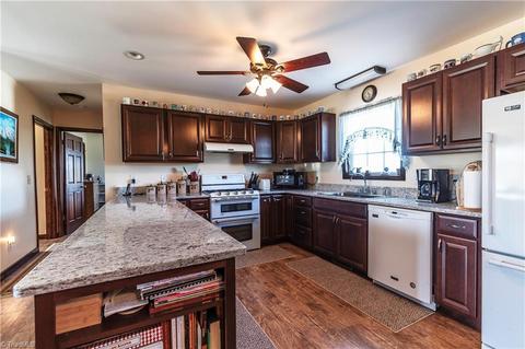 1055 Venable Rd, Pilot Mountain, NC 27041 photo 6