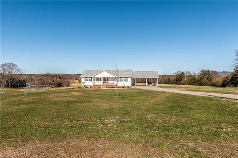 1055 Venable Rd, Pilot Mountain, NC 27041 photo 3
