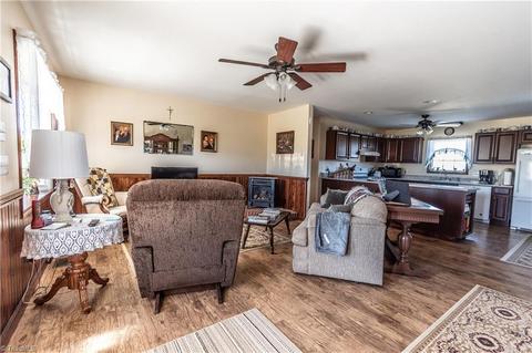 1055 Venable Rd, Pilot Mountain, NC 27041 photo 4