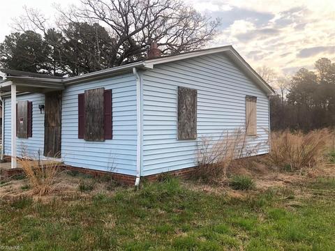 3156 Wormranch Rd, Haw River, NC 27258 photo 2