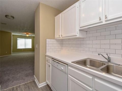 408 English Ct, Trinity, NC 27370 photo 9