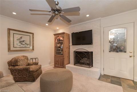 200 Moffitt Dr, High Point, NC 27265 photo 9