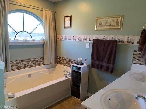 2160 Sheffield Rd, Harmony, NC 28634 photo 23