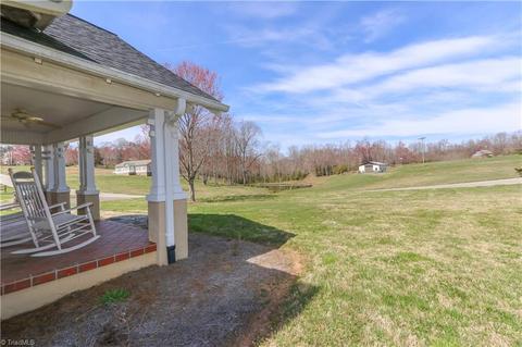 2280 Murray Rd, State Road, NC 28676 photo 9