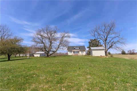 2280 Murray Rd, State Road, NC 28676 photo 7