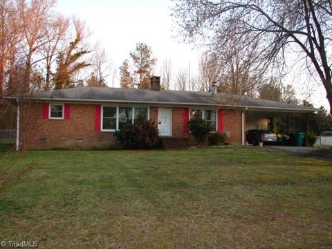 5256 Ridge Dr, Trinity, NC 27370 photo 1