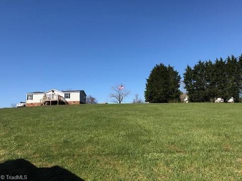 146 White Walnut St, Traphill, NC 28685 photo 3