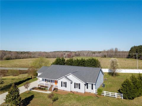 166 Peace Ct, Advance, NC 27006 photo 4