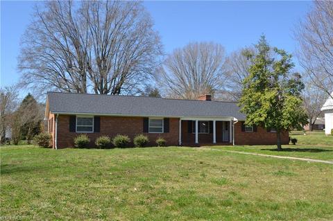 100 N 7th Ave, Mayodan, NC 27027 photo 2