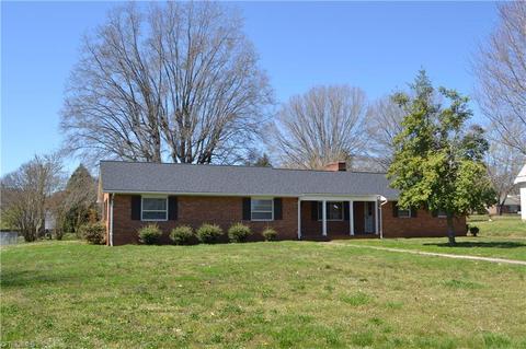 100 N 7th Ave, Mayodan, NC 27027 photo 1