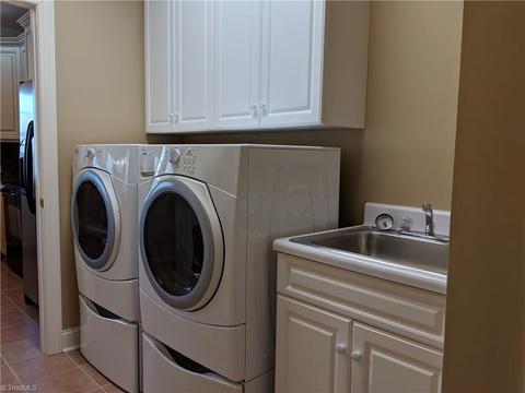 2437 Addison Blvd, High Point, NC 27262 photo 12