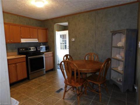 6652 Summit Rd, Purlear, NC 28665 photo 6