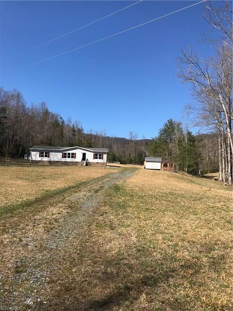 6652 Summit Rd, Purlear, NC 28665 photo 3
