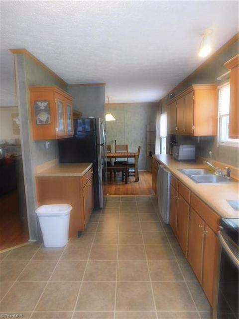 6652 Summit Rd, Purlear, NC 28665 photo 12