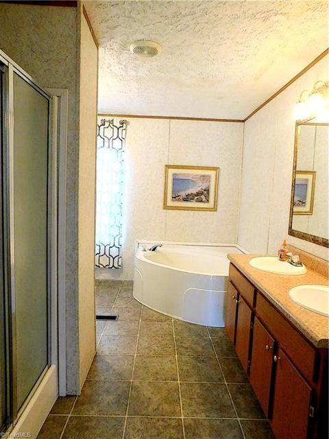 6652 Summit Rd, Purlear, NC 28665 photo 8