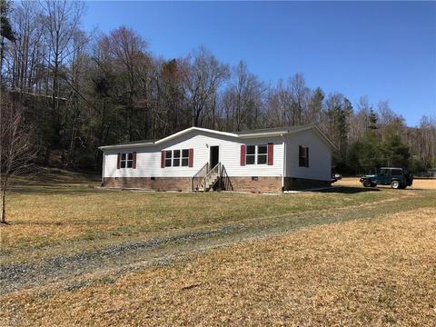 6652 Summit Rd, Purlear, NC 28665 photo 1
