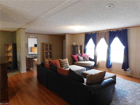6652 Summit Rd, Purlear, NC 28665 photo 5
