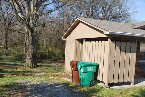 916 Pine Circle Dr, High Point, NC 27265 photo 14