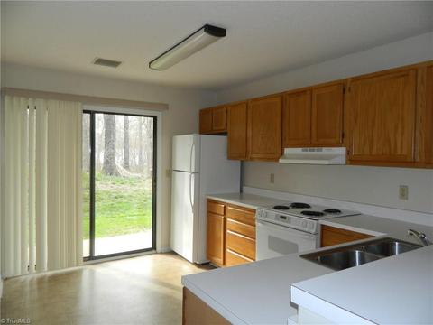 1004 English Ct, Trinity, NC 27370 photo 6