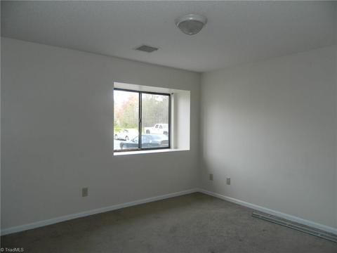 1004 English Ct, Trinity, NC 27370 photo 9