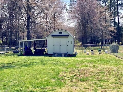 920 Meadow Rd, Eden, NC 27288 photo 17