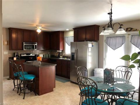 920 Meadow Rd, Eden, NC 27288 photo 5