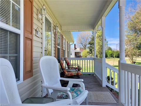920 Meadow Rd, Eden, NC 27288 photo 2