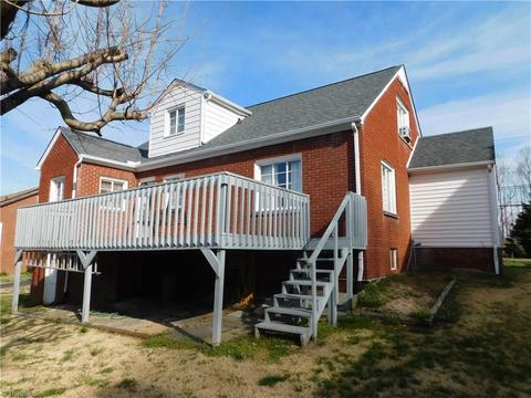 412 E Main St, Pilot Mountain, NC 27041 photo 6