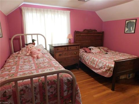 412 E Main St, Pilot Mountain, NC 27041 photo 23