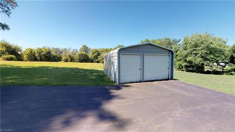 412 E Main St, Pilot Mountain, NC 27041 photo 28