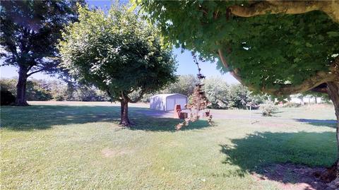 412 E Main St, Pilot Mountain, NC 27041 photo 26