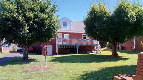 412 E Main St, Pilot Mountain, NC 27041 photo 21