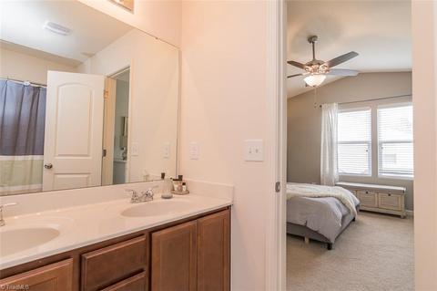433 Sandybrooke Dr, High Point, NC 27265 photo 17