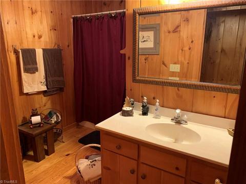 127 Hominy Dr, Purlear, NC 28665 photo 10